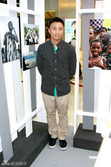 幻灯组图：张学友与非洲儿童合唱 崔健邦不怕被解雇