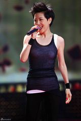 组图：《回声嘹亮》12月节目汪正正体验大咖秀