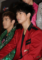 组图：2PM亮相巡演记者会 中国南京等数站演出确定