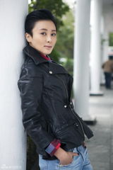 组图：吴晓敏秋冬皮衣穿搭秀时尚帅气女人范