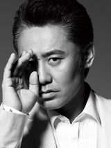 组图：吴秀波双生造型写真 正邪演绎精彩人生