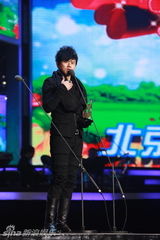 组图：中歌榜现场众星劲歌热舞热力四射