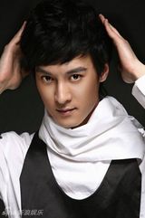 幻灯图：何建泽写真酷似吴彦祖 展现王子魅力