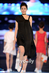 组图：少女时代BigBang等参加2012K-POP服装博览会