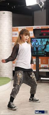 组图：韩团E2RE任《李智慧的Secret》节目嘉宾