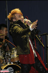 组图：阿沁音乐会猛忘词 梁文音任嘉宾不忘邀歌