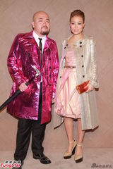 组图：张曼玉避谈绯闻 容祖儿何韵诗见面不合照