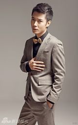 组图：张丹峰绅士写真帅气有型