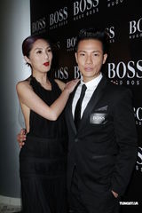 组图：杨千嬅大尺度性感秀美背 刘青云夫妇亮相