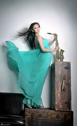 高清图：林鹏百变造型拍写真 清秀妖娆一念间