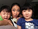 组图：儿童节盘点微博群星孩子萌照 温馨寄语