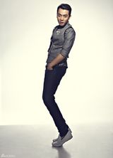 组图：周璞时尚写真出炉 幽默风趣干练有型