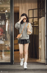 组图：李小冉街拍百变气质大秀美腿