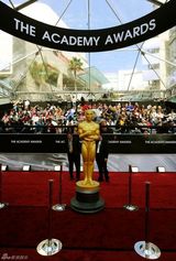 高清组图：第84届奥斯卡金像奖小金人金光闪闪