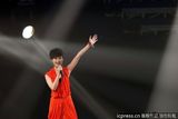 组图：李宇春携手世界冠军演绎冰舞上海