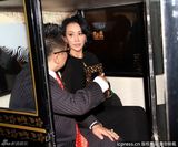 组图：刘嘉玲黑裙性感露半球 祝董洁找到新伴侣