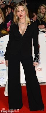 组图：英国家电视奖星光璀璨 蕾丝爆乳风情万种