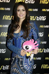 组图：《吸血鬼日记》女主角妮娜杜波夫专访