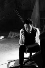 高清图：刘恺威颠覆形象 诠释酷帅冷峻黑帮大佬