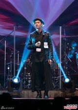 陈奕迅现场错词卖萌求饶 风趣化解戒烟质疑(图)