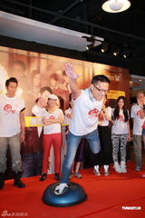 组图：TVB艺人宣传新剧 吴卓羲欢迎张馨予赴港发展