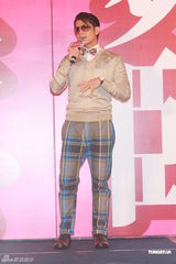 组图：郭富城个唱将凌空跳舞 带来全新超视觉享受