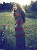 组图：张俪魅惑森女写真 逆光天堂冷艳神秘