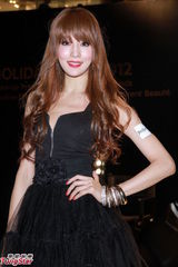 组图：蒙嘉慧公开亮相心情大好 徐濠萦汪圆圆同场