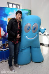 幻灯图：高校辩论大赛启动 明星学子齐迎世博