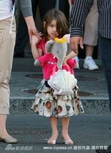 幻灯图集：苏瑞和妈妈逛街 人小鬼大表情可爱