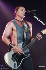 组图：美国摇滚乐队Evanescence赴香港演出