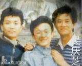 组图：央视名嘴朱军罕见当兵旧照 消瘦笑容青涩