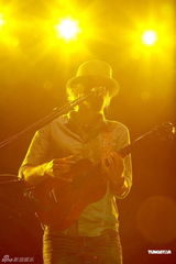 组图：杰森玛耶兹香港开唱 演唱会座无虚席