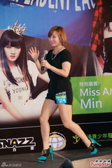 组图：MISSA成员Min望与Twins合作 团体压力大
