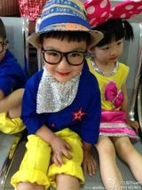 组图：最帅潮爸萌娃走红 潮萌不输林志颖父子