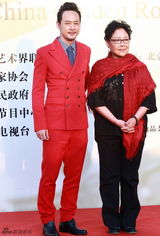 组图：金鸡百花闭幕红毯 俊男美女群星闪耀