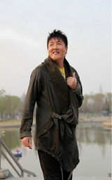 组图：古巨基执导《够朋友》MV 孙楠本色出演