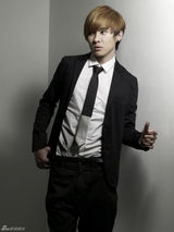 组图：台湾花美男唐禹哲写真 《午夜微博》惊悚现身