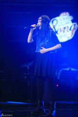 组图：《好歌曲》杨坤单膝跪地求歌