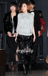 组图：BigBang与2NE1等出席YG与相机品牌签约仪式