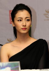 组图：《城市游戏》揭幕海报 窦骁吐槽陈妍希