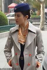 组图：刘亦菲制服诱惑遭围观 空姐造型神似仙女