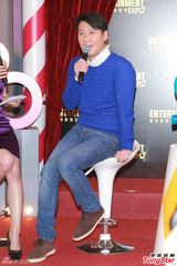 组图：黎明被传新恋情 风骚亮相心情大好