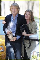 组图：《鸟为食亡》开拍 安妮斯顿拖鞋短裙清凉