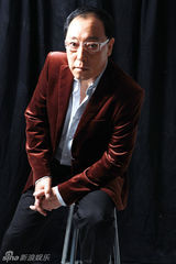 高清图：倪大红登时尚杂志 演绎西部硬汉时尚