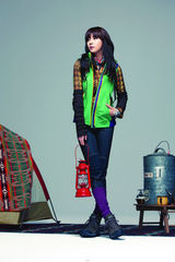 高清组图：韩星河智苑时尚写真精简干练秋日炫酷