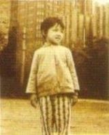 幻灯组图：王菲幼年生活照 泛黄照片现天后幸福童年