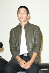 组图：吴建豪和女友感情稳定 与安心亚首合作广告