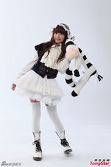 组图：许雅涵卖萌萝莉女仆造型吸睛