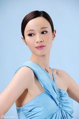 组图：石小群清纯写真现粉嫩完美肌肤